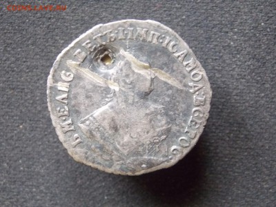 полуполтинник 1749г. и гривенник 1748г. с монисто, 13.09.15 - гривенник2