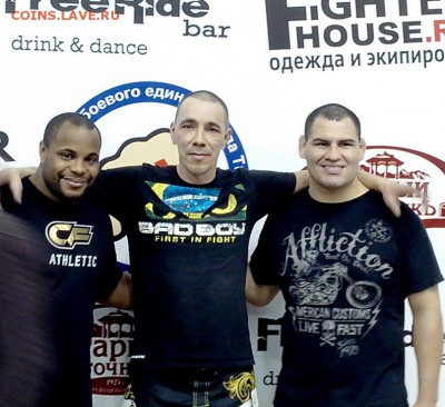 M-1 UFC Bellator - кто за кого болеет? - j1g-lRjD99Y