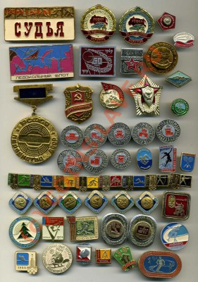 Значки 320 шт. +настольные медали - img181