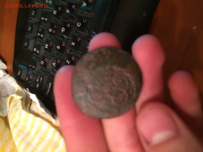 2копейки 1763 года перечеркан из 4х копеек, вопрос - image