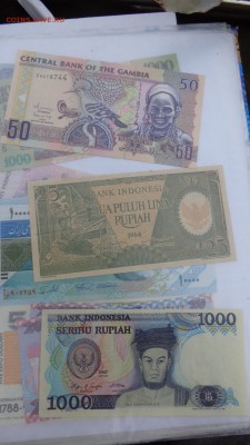 ГАМБИЯ 50,Индонезия  25 и 1 т рупий UNC до 2.Х1  в 21-20 мСК - крр 02.10.15  суу 267.JPG
