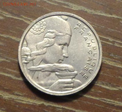 ФРАНЦИЯ - ДЕВУШКА АЦ красивая! до 6.11, 22.00 - франция 100 франков 1955 -1