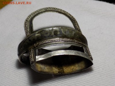 ножны?или бляха от ремня с инициалами.похоже на серебро. - RSCN1160.JPG