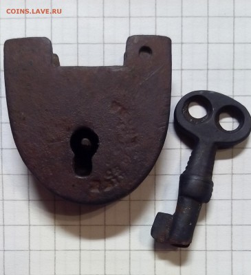 крестики пуговицы перстни до 21.11.15г в 22 00 - замок.JPG