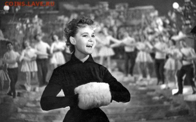 В 1956 году Рязанов снял новогоднюю комедию 