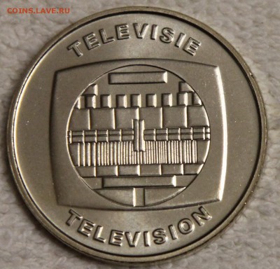 Жетон Бельгия Телевидение 2003 из офиц евронабора до 10.12 - IMG_5509.JPG