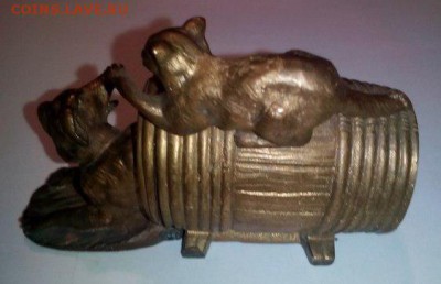 Собака в бочке и кот на ней. Латунь. Под специи? - 2