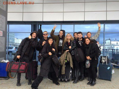 Изображение автомата Калашникова на бонах, монетах, жетонах - Фото в аэропорту Якутска