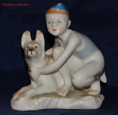 Статуэтка фарфор юный пограничник с овчаркой до 18,03,2016 г - DSC05984.JPG
