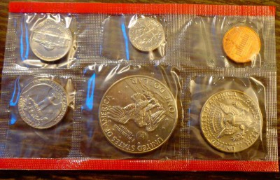 США - набор 1974 в запайке 6 шт. красный до 5.04, 22.00 - США годовой набор 74 красный_1