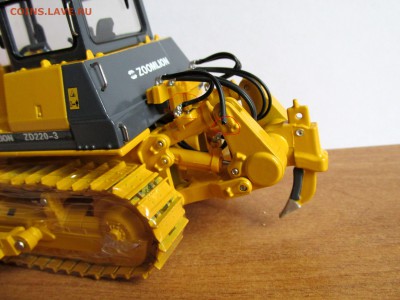 Модель 1:35 бульдозер ZOOMLION до 11.04.2016 - 10.JPG