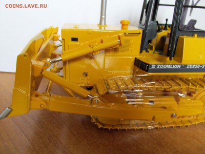 Модель 1:35 бульдозер ZOOMLION до 11.04.2016 - 8.JPG