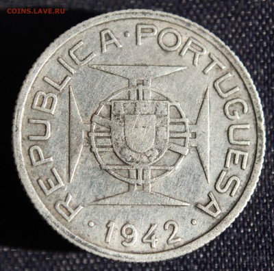 2 эскудо 1942г. до 26.04 в 22 - IMG_1550.JPG