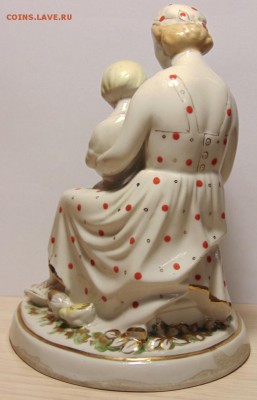 Мама с ребенком,кормящие кур. УФ Чудово оценка - DSC03764.JPG