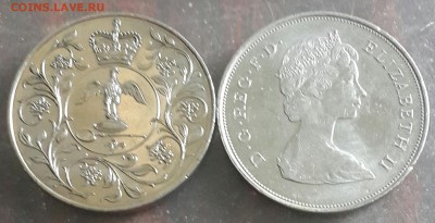 Англия. Елизавета 2.Кроновых размер. 1977, 1980. 2 монеты. - 20160422_183343-1