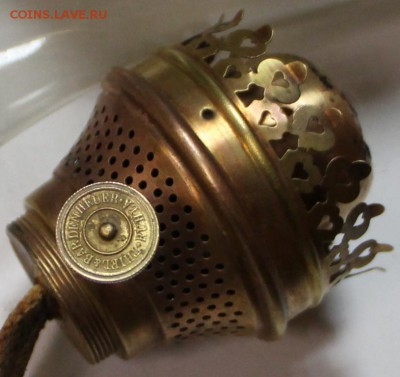 Лампа керосиновая с чугунной подставкой. *** 3,05,16 в 22,00 - 24,03,2 002