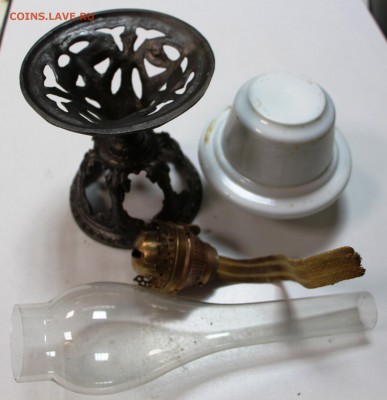 Лампа керосиновая с чугунной подставкой. *** 3,05,16 в 22,00 - 24,03,2 003