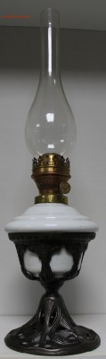 Лампа керосиновая с чугунной подставкой. *** 3,05,16 в 22,00 - 24,03,2 006