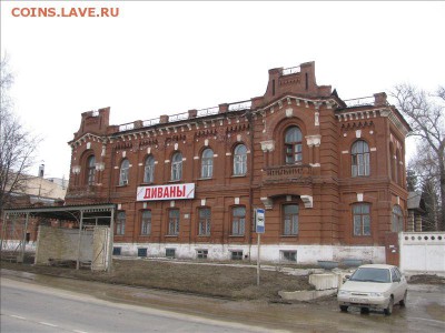 Дворец для любимой – самое экзотическое здание Плавска, находится прямо на въезде в город. Сейчас здесь конторы нескольких организаций – это видно по рекламным баннерам...Плавск, ул. Коммунаров, 25. - Plavskiy