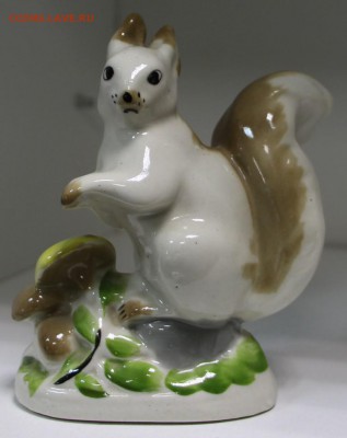 Статуэтка белка. *************** 9,06,16 в 22,00 - 30,06 012