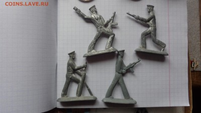 Солдатики : моряки ,самолеты,пулеметчики...олово 10 шт 8.6 - DSC00784.JPG