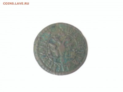 Продам не частую Петровскую полушку 1707 года,крест из точек - image
