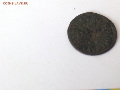 Продам не частую Петровскую полушку 1707 года,крест из точек - image