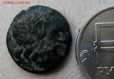 Македония, Филипп 5й, 221-197 гг. до н.э. Av - голова Зевса вправо в венке. - Македония-Филип-5й_221-197донэ_А-Зевс.JPG