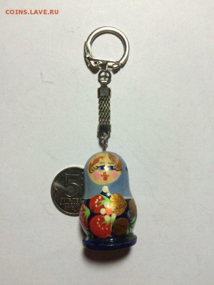 Сувенир брелок матрешка недорого до 07.08.16 в 22.00 по мс - ynKXWU7b7QI