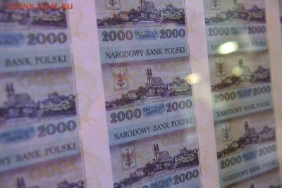 Польские "оккупационные" банкноты - z20569949IH,Banknoty-z-PRL---2000-zl--konferencja-prasowa-w-PW
