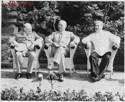 Не "Новая хронология" но ... подтверждение? - L_to_R,_British_Prime_Minister_Winston_Churchill,_President_Harry_S._Truman,_and_Soviet_leader_Josef_Stalin_in_the..._-_NARA_-_198958