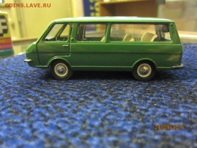номерная модель авто РАФ 2203 в коробке - до 29.09. в 22.00 - IMG_3675.JPG