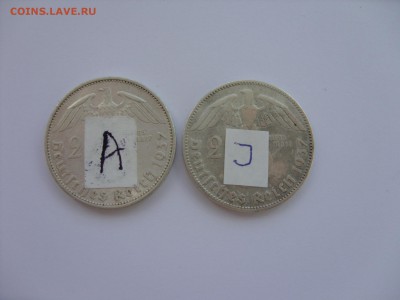 2 марки 1937 "A" и "J" Гинденбург. Германия. - 2 марки Гиндер 2 штуки плохой сохран - 1.JPG