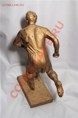Футболист. Монументскульптура. 1956 год. Автор Г.Ф. Ветютнев - ________3