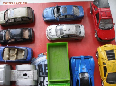 Модели автомобилей разных масштабов 17шт. с 1р до 2.11 - PC260005.JPG