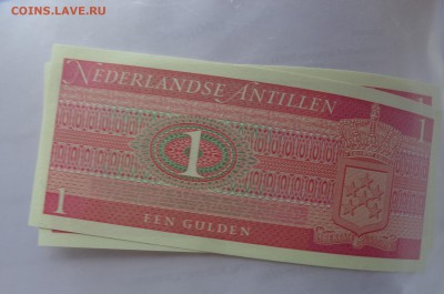 Антиллы 1 гульден,Бразилия 100   UNC в 21-55 мск  10.11 - DSC04768.JPG