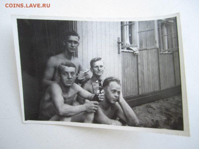 Фото немцы у барака с пивом 3 рейх - 15