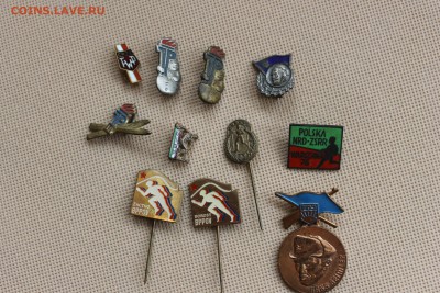11 значков спорт и пионерия соц. стран - IMG_2452.JPG