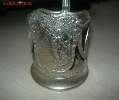 Женщина и спутник Советский алюминиевый подстаканник. Оценка - 202.JPG
