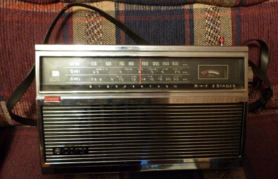 Радиоприёмник SONY  TR-1010 на оценку - P1050019.JPG