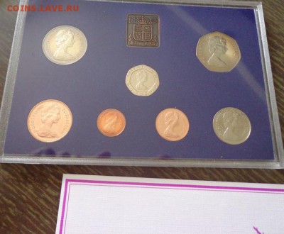 АНГЛИЯ - оф. жесткий годовой набор 1982 г. до 3.02, 22.00 - Англия набор 1982 коробка в конверте синяя_3