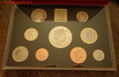 АНГЛИЯ - набор 1999 г. кожаная книжечка до 3.02, 22.00 - Англия набор 1999 красная коробка_3