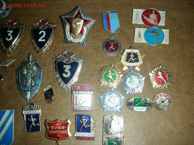 много значков - DSCN0371.JPG