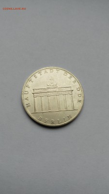 С РУБЛЯ ! ГДР 5 марок 1971 г Бранденбургские Ворота до 1.03 - PHOTO_20170225_151558