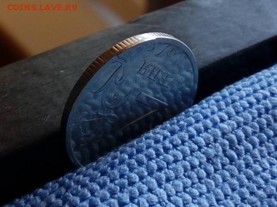 1 руб. 2016г. двусторонний раскол (неполный) + скол штемпеля - 5