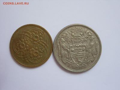5 центов 1977 и 25 центов 1974 Гайана. - 5 центов 1977 и 25 центов 1974 Гайана - 2.JPG