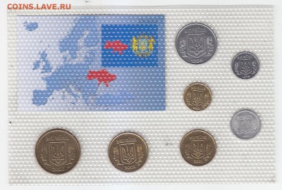Набор ходячки Украины с 10 и 25 коп. 2001 и 50 коп. 2003 г.г - 1 б