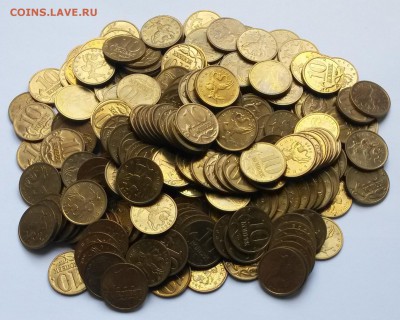 10 копеек. 270 шт. Не магнит. Блеск.  до 4.07    22.00 - 2