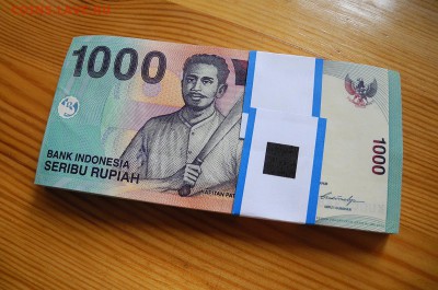 Индонезия 1000 рупий 2011 год. UNC. пачка, 100 штук. - Индонезия 1000