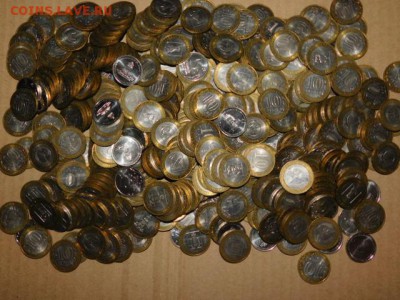 Копилка юбилейных монет биметалл и 5 рублей 2012 года МНОГО - DSCN4539.JPG